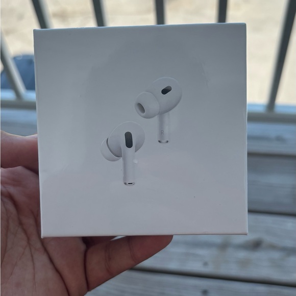 Apple AirPods Pro Box in White